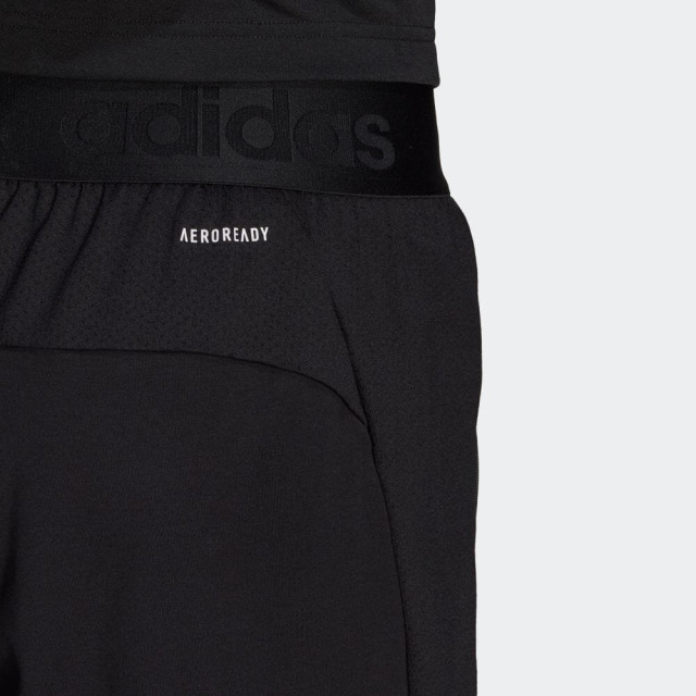 日本 ADIDAS DESIGNED AEROREADY 三線條LOGO 短褲