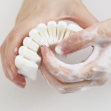 日本 Aisen 可彎曲無死角洗手刷