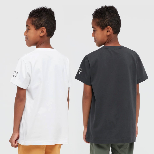 日本 Uniqlo x Kaws 限定版聯名短袖T恤 - 白色躺款/黑灰摀臉款 (白色另有成人款，可搭親子裝!!)