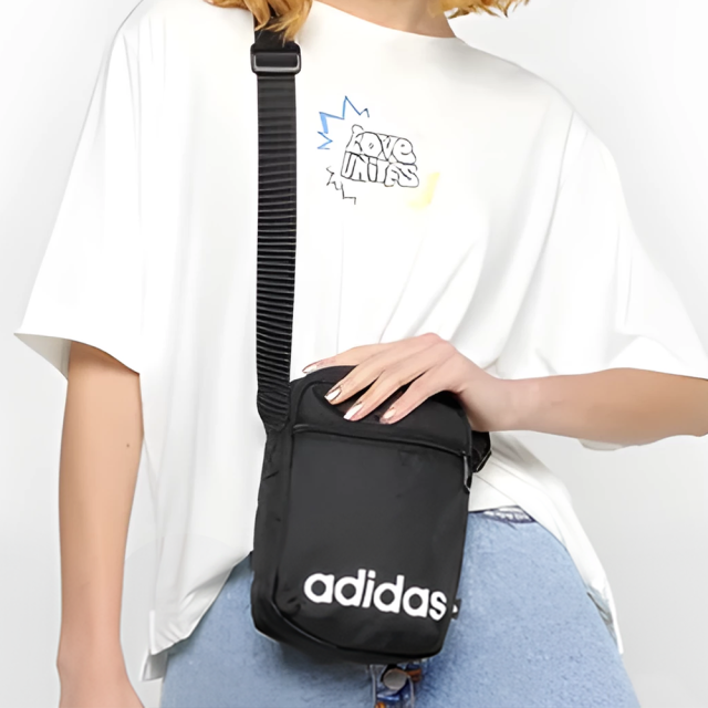 日本 adidas Essentials 小寫字母LOGO 男女款 斜肩包